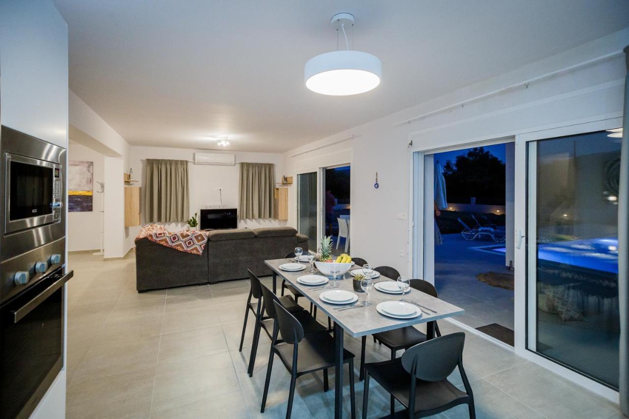 Villa Boviana With Private Swimming Pool Agios Sostis  외부 사진